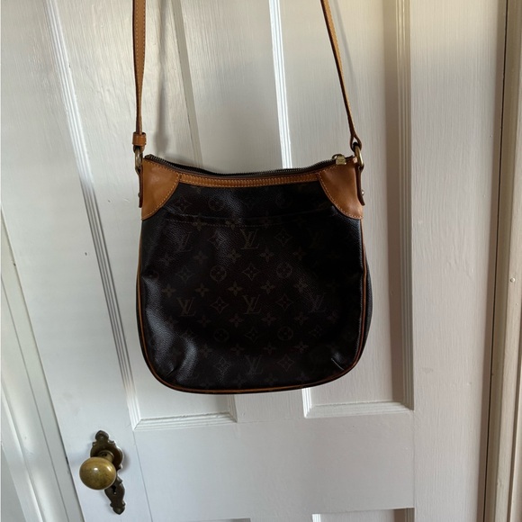 Authentic Louis Vuitton Odeon Monogram Canvas PM - Picture 2 of 3